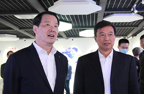 中建材總裁、中國工程院院士彭壽一行蒞臨鵬飛集團考察